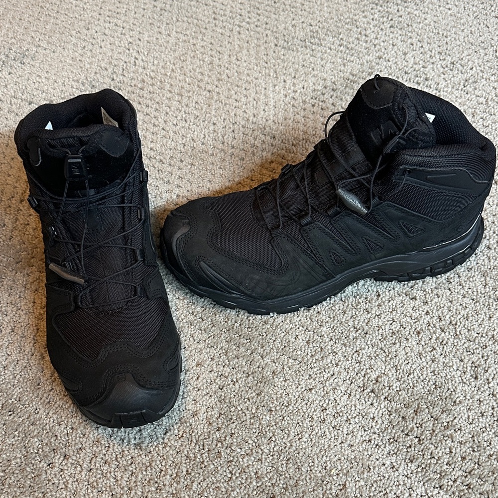 Salomon Men's Black Athletic Shoes
